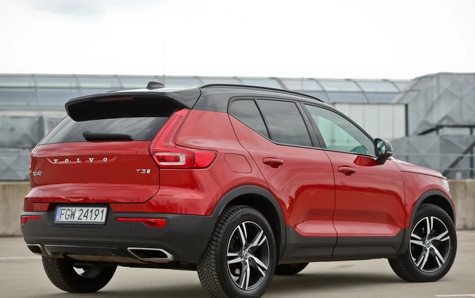 Volvo XC 40 cena 111900 przebieg: 124636, rok produkcji 2019 z Halinów małe 781